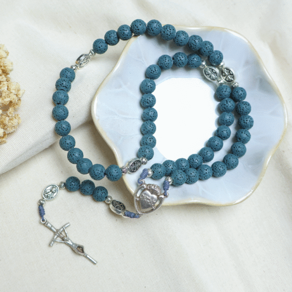 Różaniec z lawy wulkanicznej w kolorze morskim – Serce Jezusa