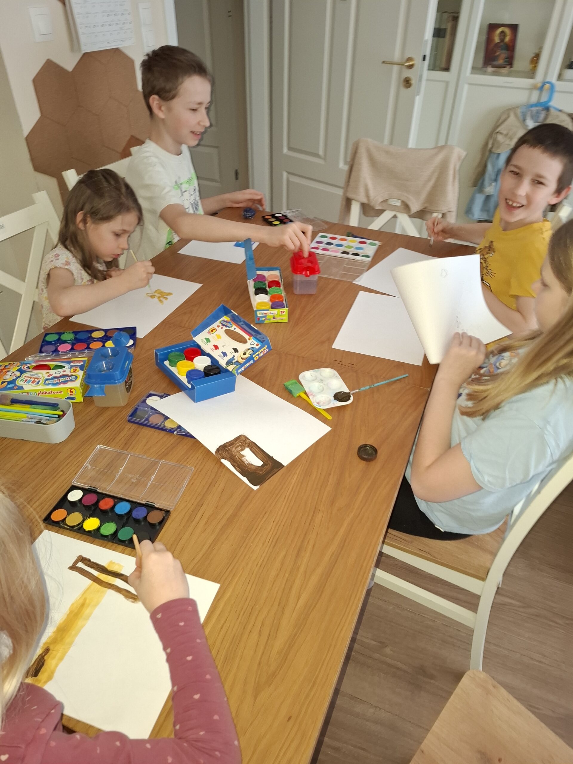 Plastyka, technika, muzyka w edukacji domowej — jak to robimy?
